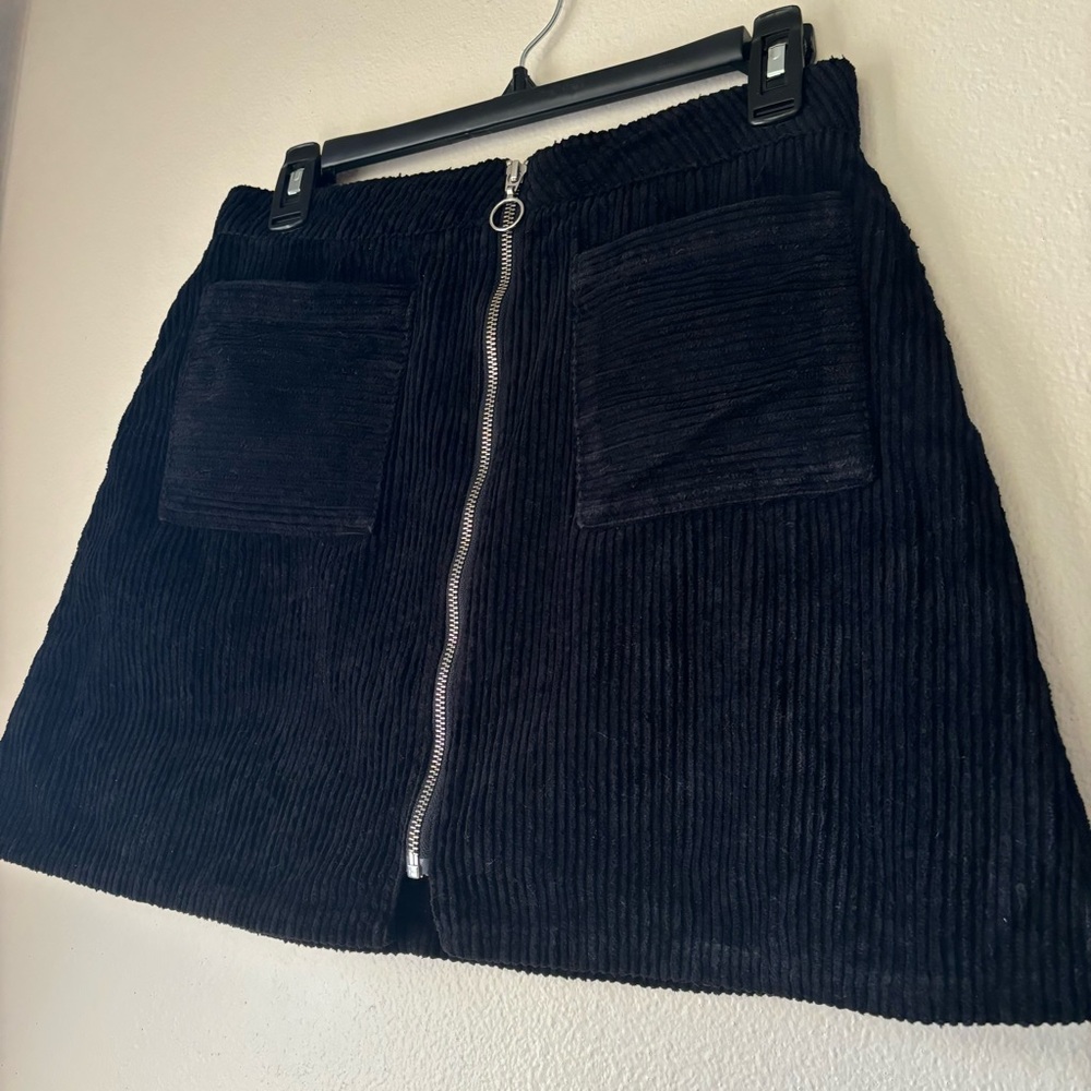 Black Corduroy BDG Urban Outfitters Skirt 100% Cotton Size Medium w/ Pockets